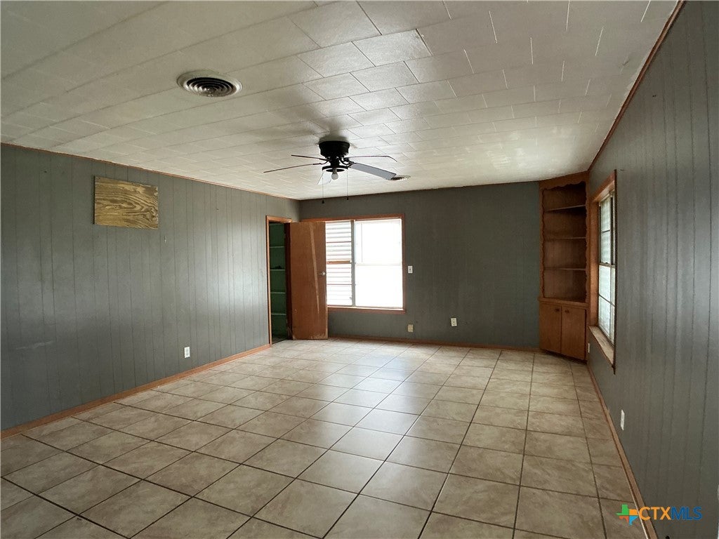 2101 E Mesquite Lane