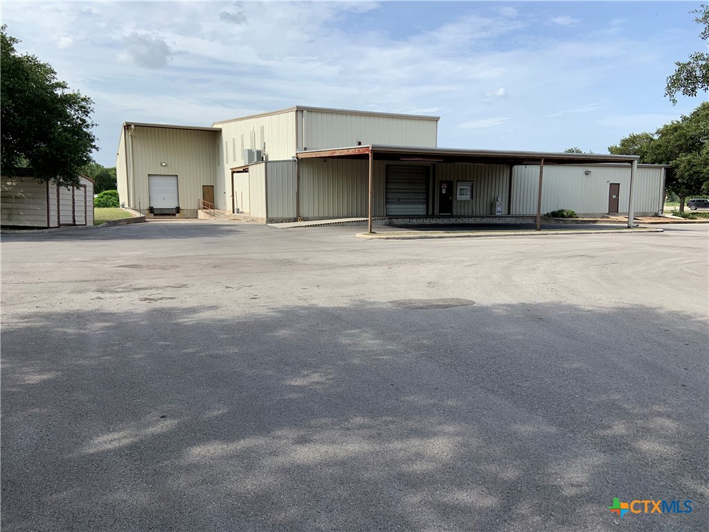 Photo 1 of 18 — 1012 Schriewer, Seguin, TX 78155