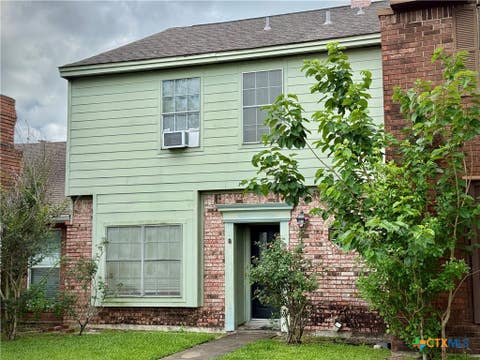 Photo of 3 Northshire Street, Victoria, TX 77904 (MLS # 615800)