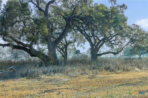 620 NW River Road Martindale TX 78655