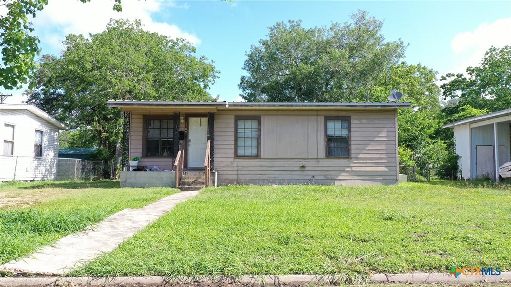 Photo of 1104 Taylor Avenue, Victoria, TX 77901 (MLS # 627724)