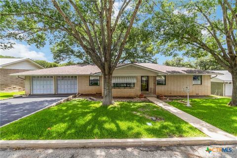 Photo of 874 Oak Lane, New Braunfels, TX 78130 (MLS # 616602)