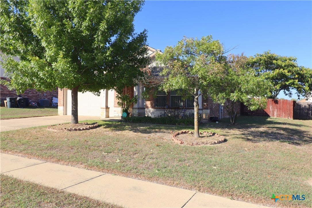 503 W Vega Lane