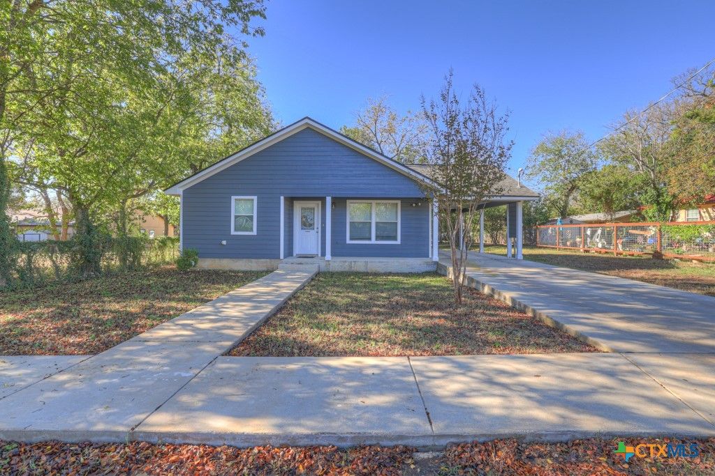 Photo of 801 Johns Street, San Marcos, TX 78666 (MLS # 598949)