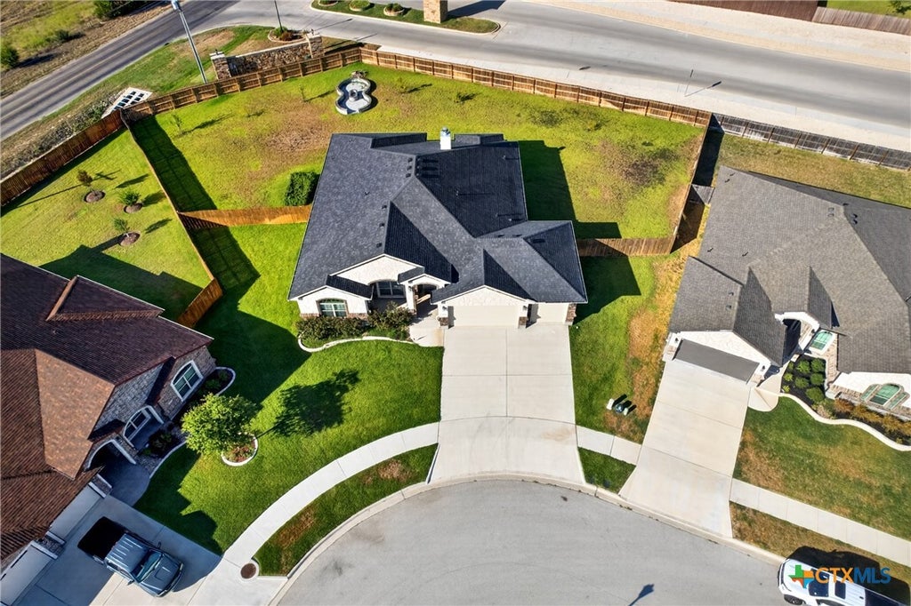 Photo of 9000 Grand Oaks Lane Ln, Killeen, TX 76542 (MLS # 627305)