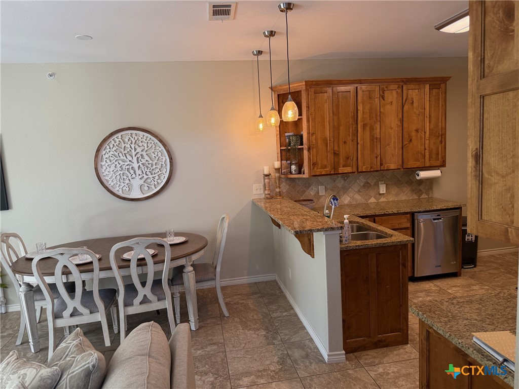 New Braunfels, Texas 78132, United States, 3 Bedrooms Bedrooms, ,2 BathroomsBathrooms,Residential,Active,242266