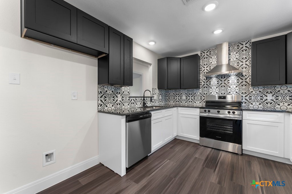 1212 Hillcrest Drive