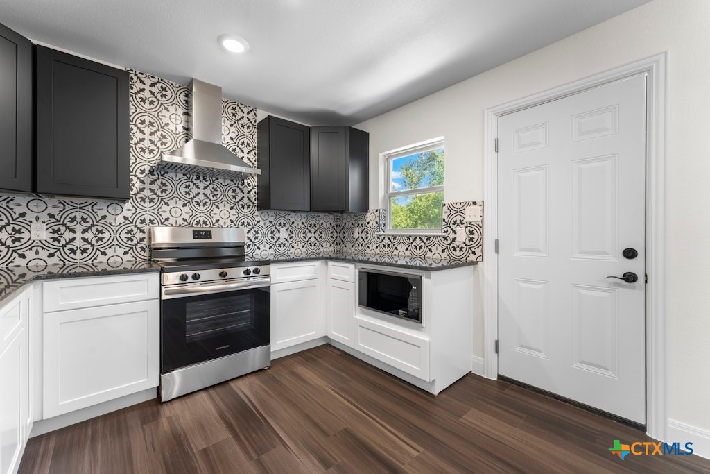 1212 Hillcrest Drive