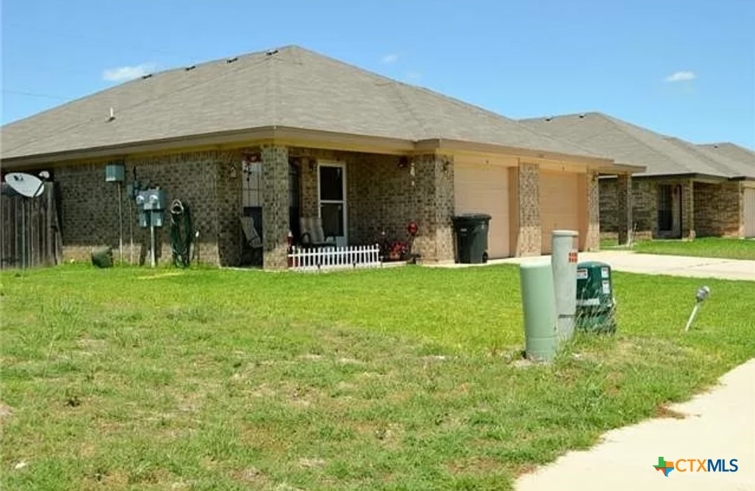 1207 Nicholas Circle