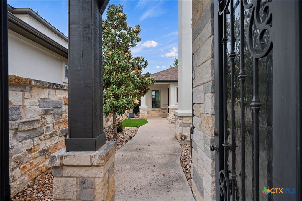 Photo of 401 Skyflower Drive, Georgetown, TX 78628 (MLS # 610837)