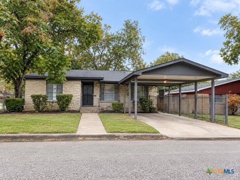 Photo of 350 Cosgrove Street, San Antonio, TX 78210 (MLS # 626647)
