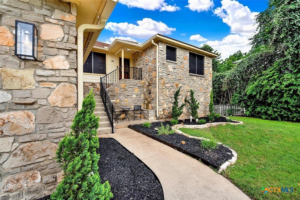 Photo of 48 River Oak Drive, Seguin, TX 78155 (MLS # 615558)