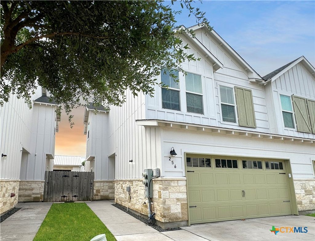 Photo of 256 Sapphire, New Braunfels, TX 78130 (MLS # 610485)