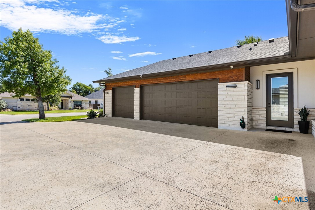 3507 Lions Ridge Drive