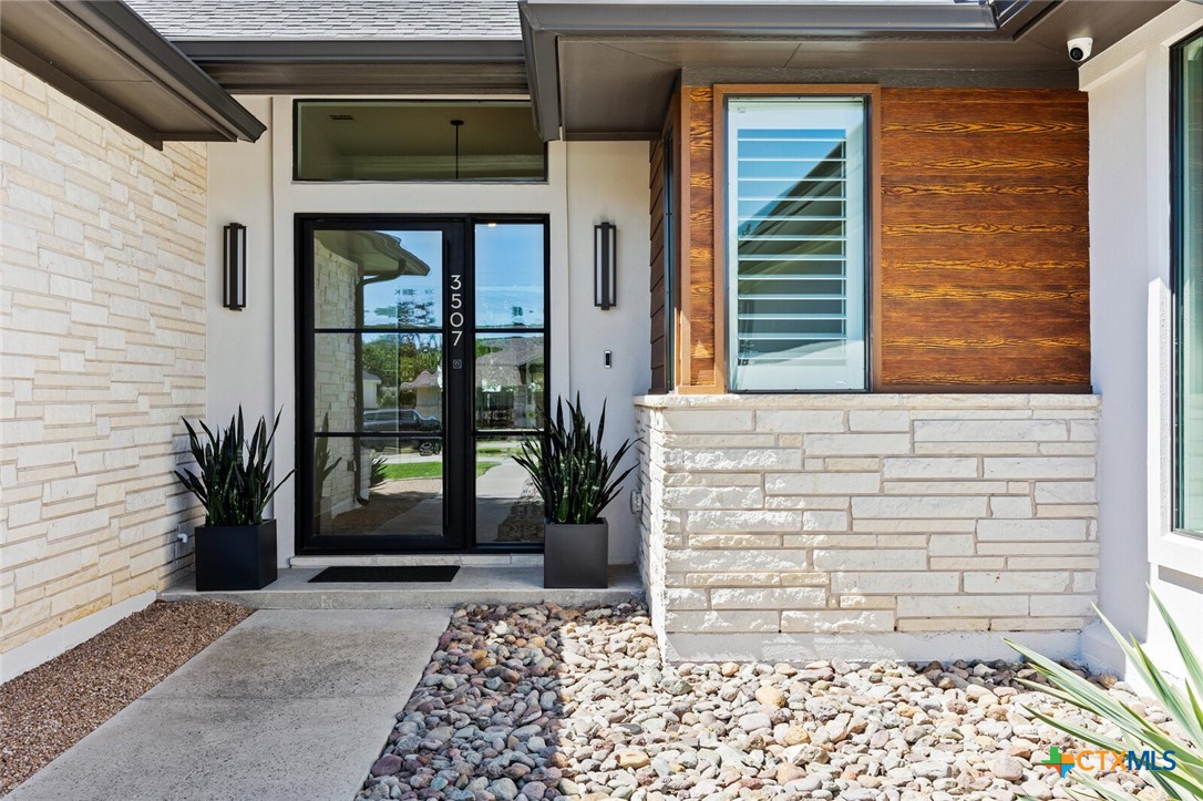 3507 Lions Ridge Drive