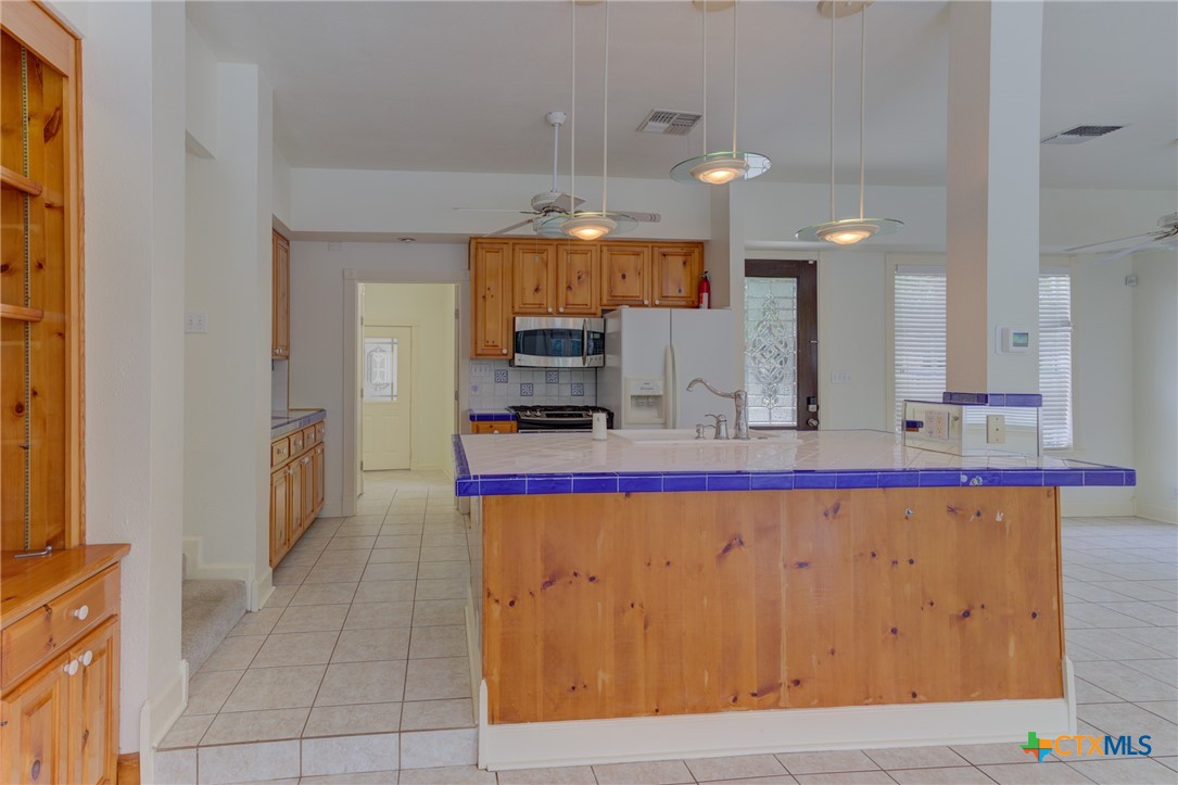 New Braunfels, Texas 78130, United States, 4 Bedrooms Bedrooms, ,5 BathroomsBathrooms,Residential,Active,152304