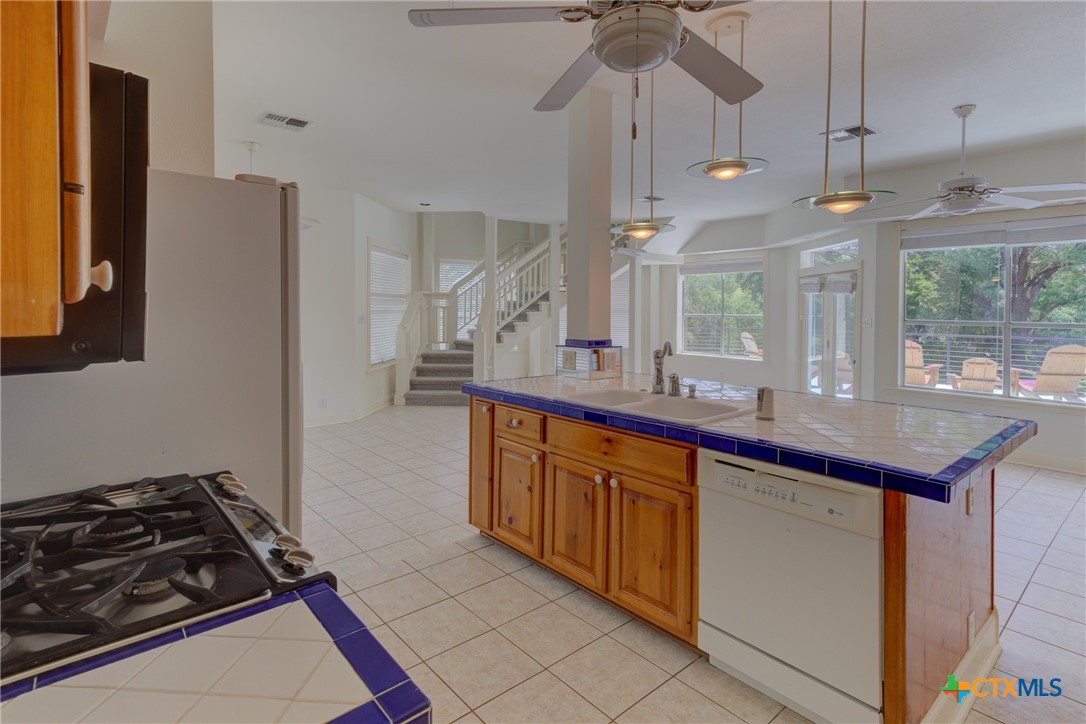 New Braunfels, Texas 78130, United States, 4 Bedrooms Bedrooms, ,5 BathroomsBathrooms,Residential,Active,152304