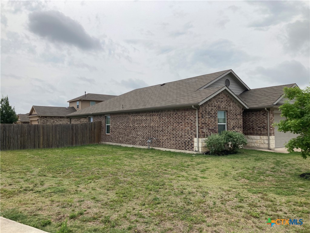212 Dusky Thrush Drive