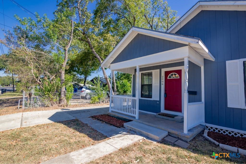 2006 N Jecker Street