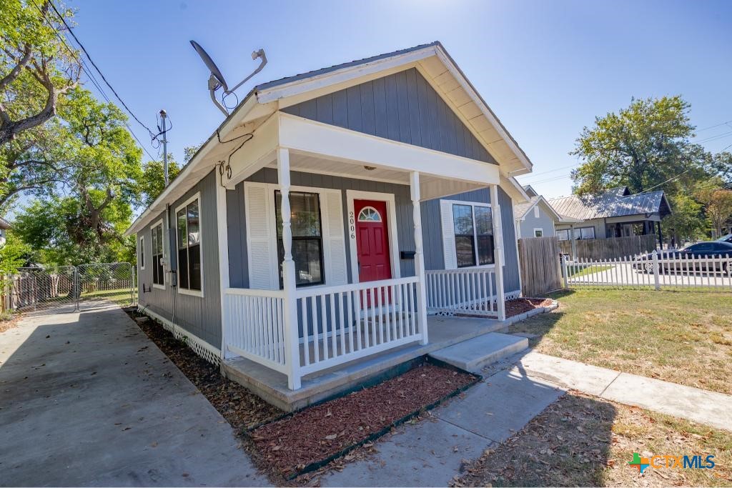 2006 N Jecker Street