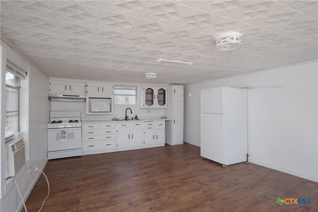 14 W Post Oak Avenue