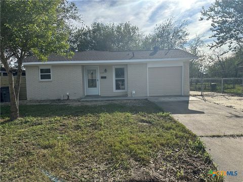 Photo of 3105 Gayle Street, Victoria, TX 77901 (MLS # 598880)
