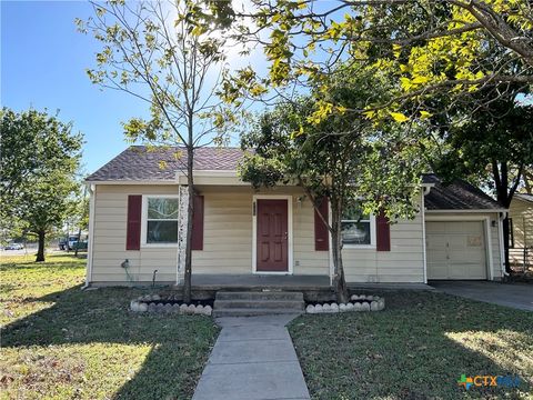 Photo of 711 E 8th Avenue, Belton, TX 76513 (MLS # 596710)