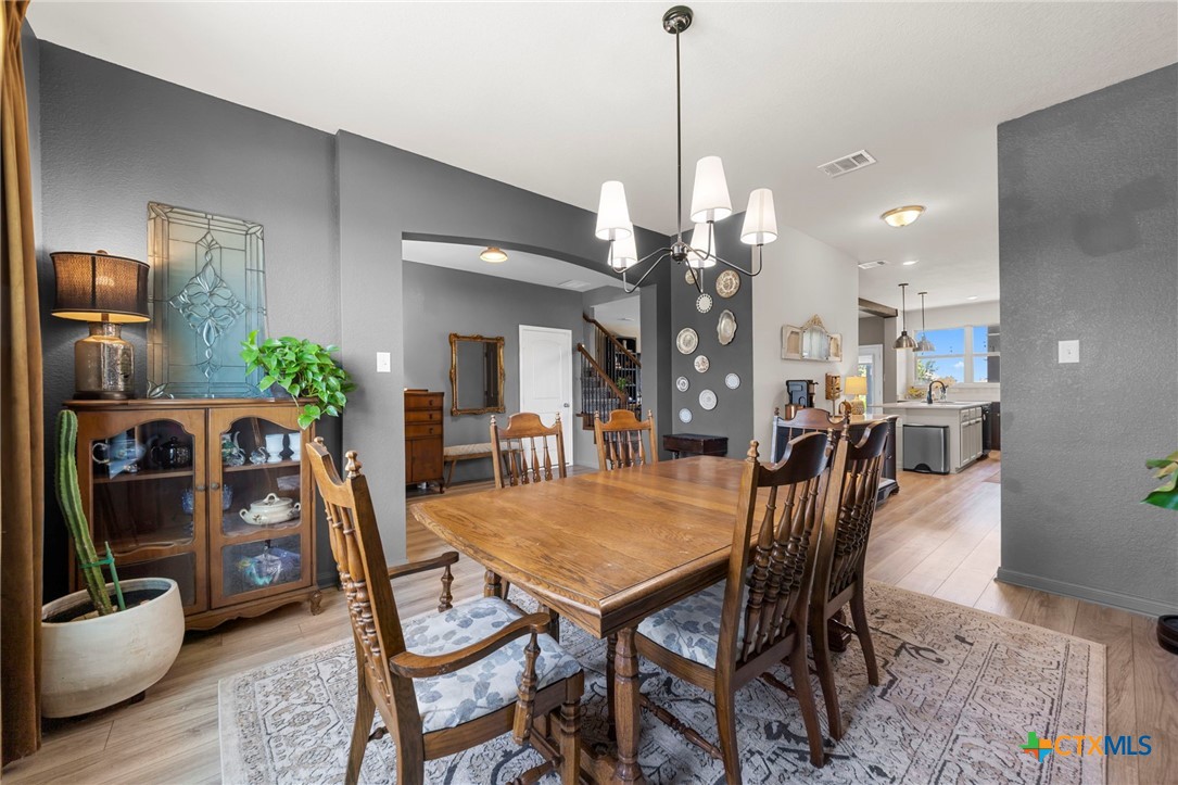 5030 Dickinson Loop
