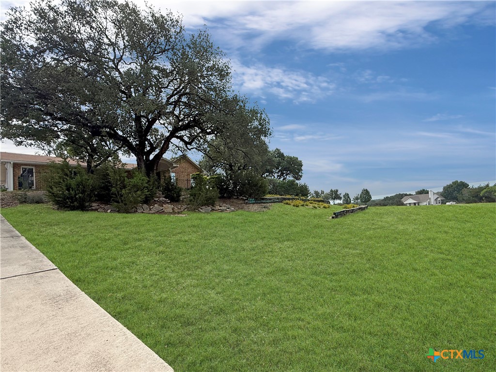 2237 Apache Drive