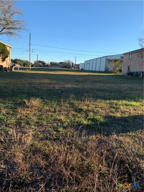 124 Regency Avenue Victoria TX 77904