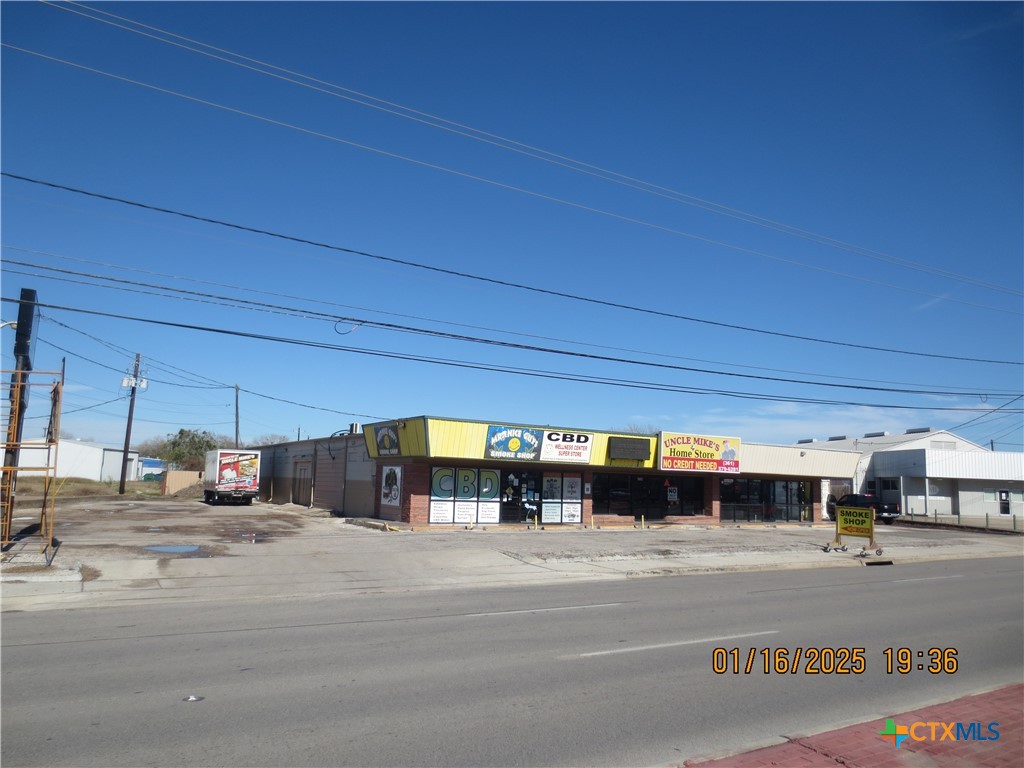 3208 Houston Highway