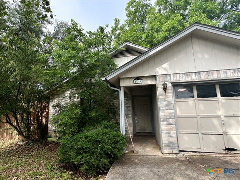 Photo of 129 Riverside Drive, San Marcos, TX 78666 (MLS # 617766)