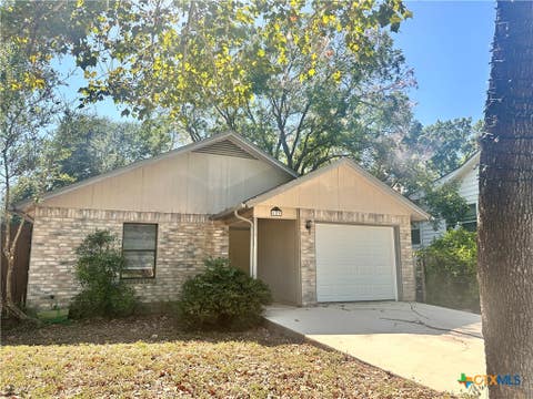 Photo of 129 Riverside Drive, San Marcos, TX 78666 (MLS # 617766)