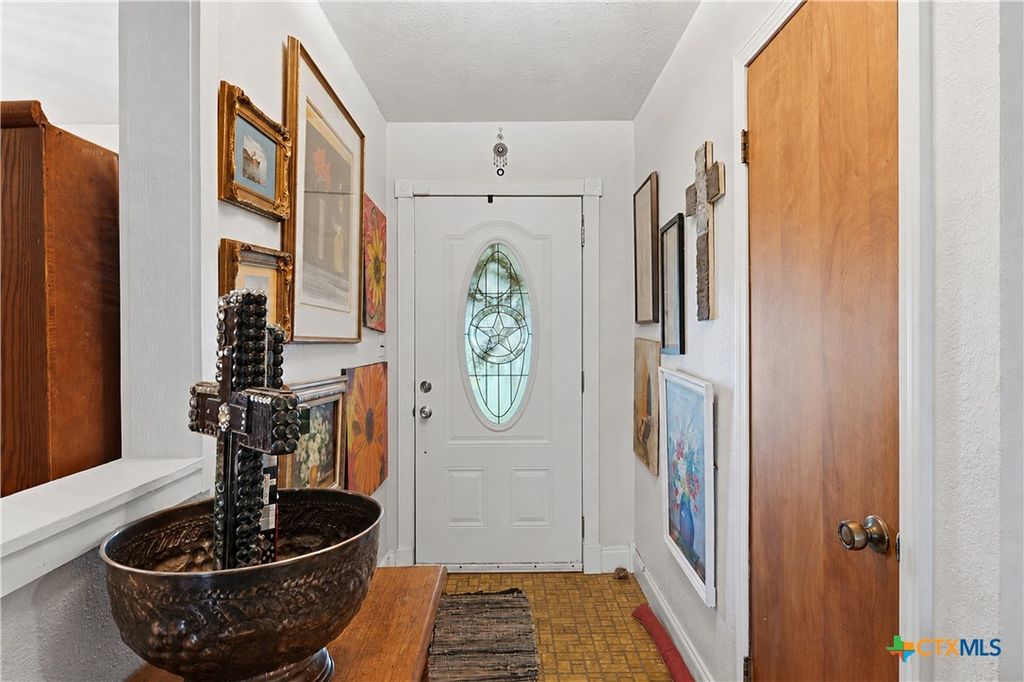 Photo of 5032 S Santa Clara Road, Seguin, TX 78155 (MLS # 614996)