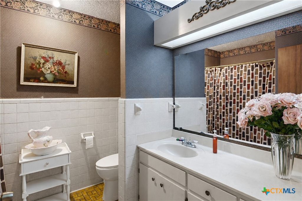 Photo of 5032 S Santa Clara Road, Seguin, TX 78155 (MLS # 614996)