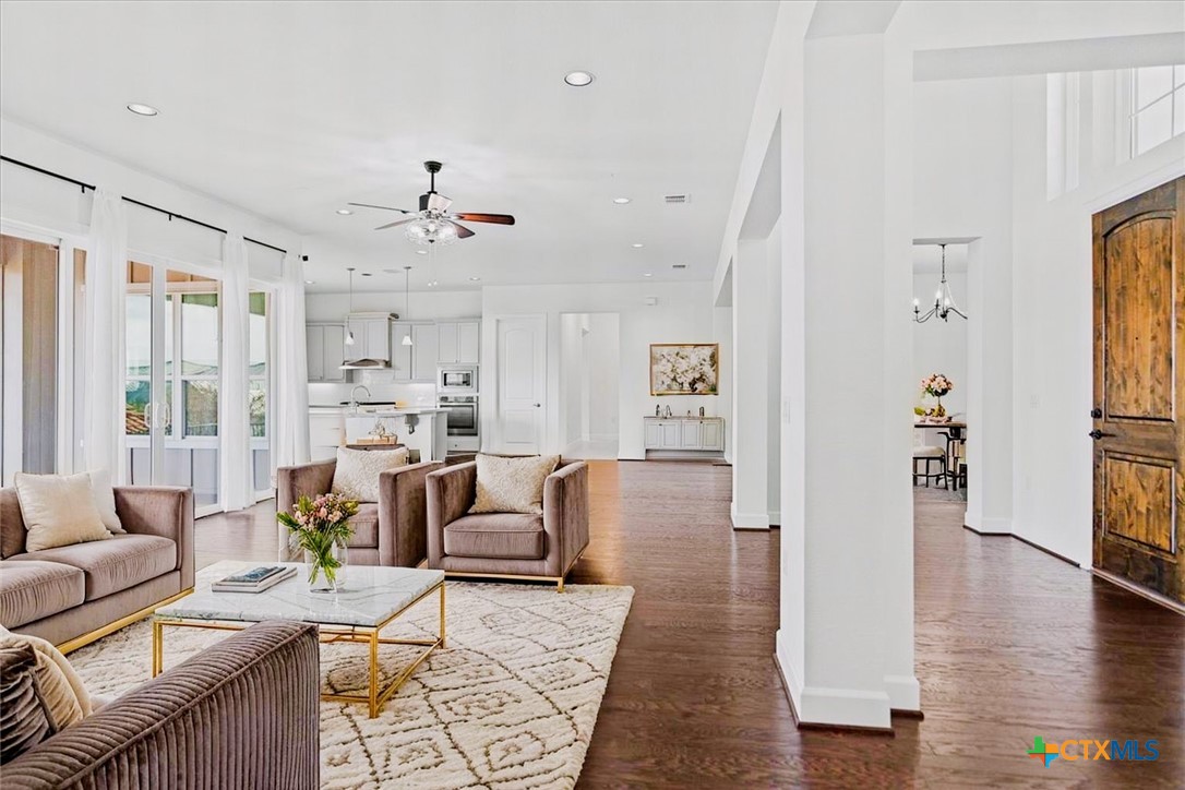 609 Dancing Oak Lane