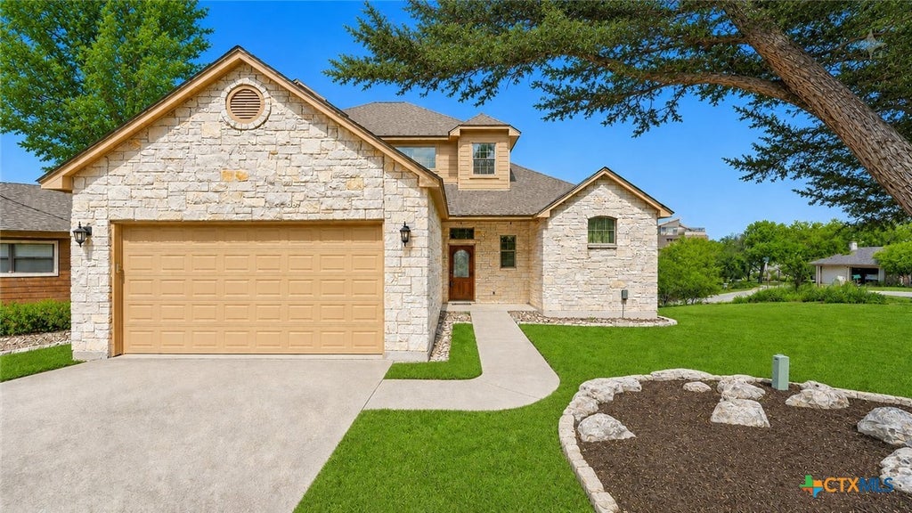 Photo of 322 Kings Crown, Canyon Lake, TX 78133 (MLS # 607856)
