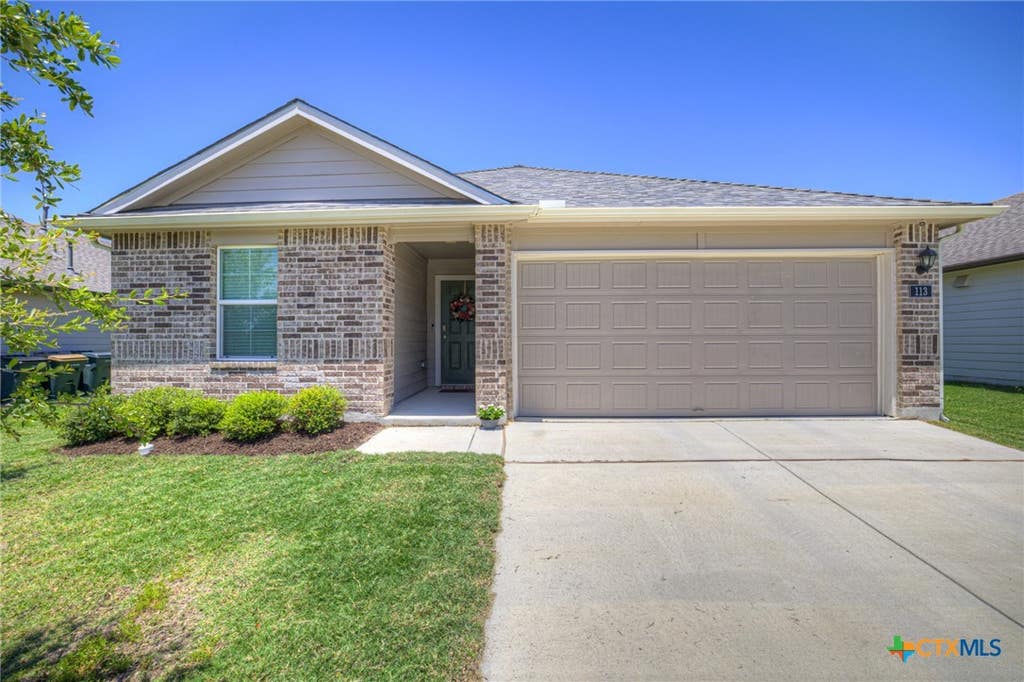 Photo of 113 Moonrise Drive, San Marcos, TX 78666 (MLS # 616294)