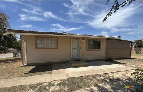 Photo of 303 Collins Avenue, Killeen, TX 76541 (MLS # 622719)