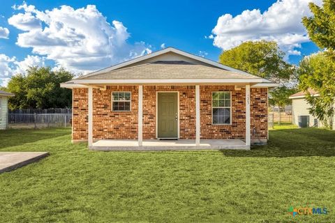 Photo of 1303 W Pointe Place, Lockhart, TX 78644 (MLS # 594509)