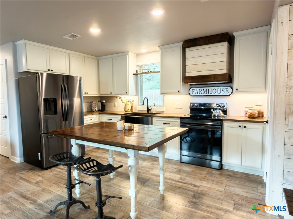 99 Old Austin Highway