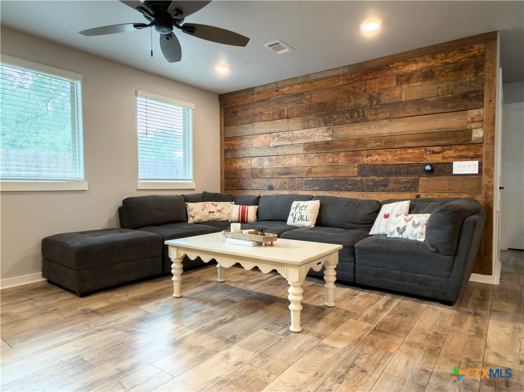 99 Old Austin Highway