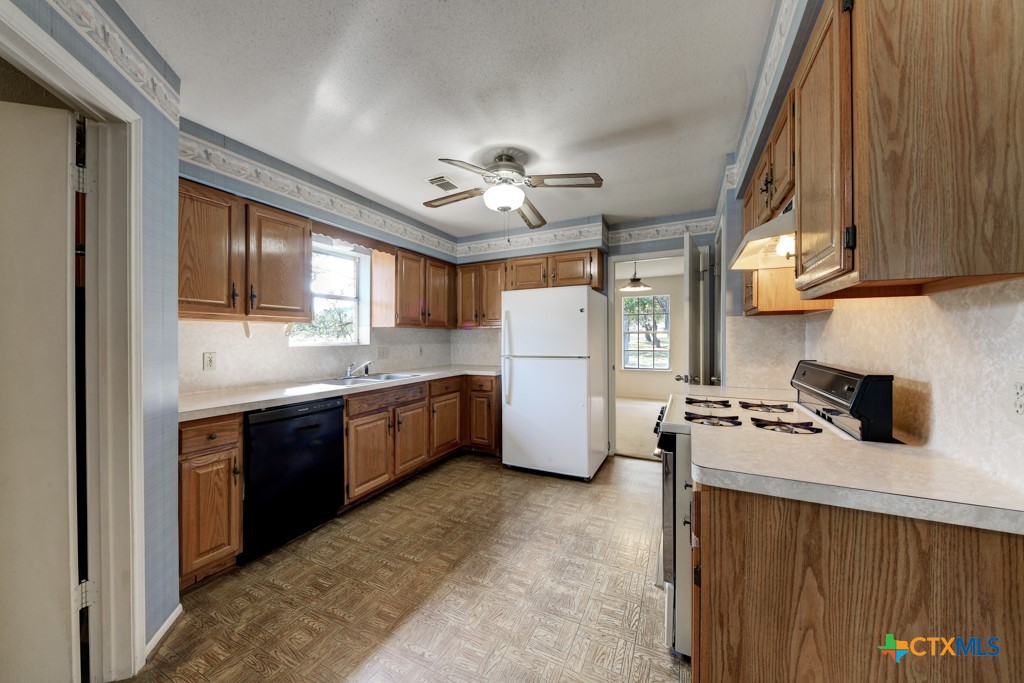 Spring Branch, Texas 78070, United States, 3 Bedrooms Bedrooms, ,2 BathroomsBathrooms,Residential,Pending,30049