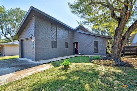 Photo of 937 Sundance Street, New Braunfels, TX 78130 (MLS # 597462)