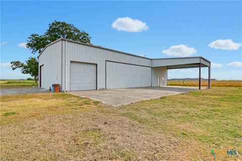 Photo of 1025 Link Road, Seguin, TX 78155 (MLS # 622435)