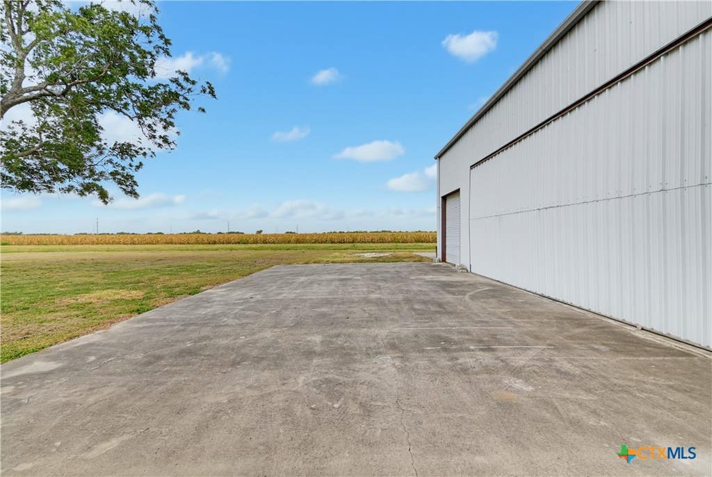 Photo of 1025 Link Road, Seguin, TX 78155 (MLS # 622435)