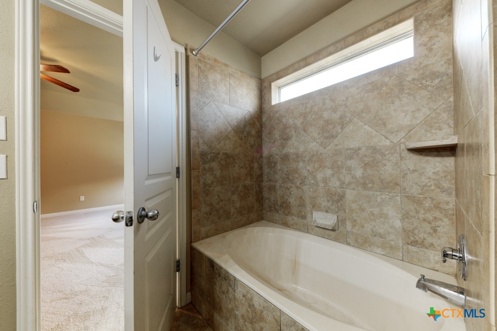 New Braunfels, Texas 78130, United States, 3 Bedrooms Bedrooms, ,2 BathroomsBathrooms,Residential,Pending,45992