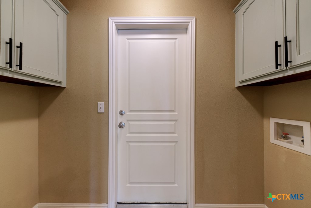 New Braunfels, Texas 78130, United States, 3 Bedrooms Bedrooms, ,2 BathroomsBathrooms,Residential,Pending,45992