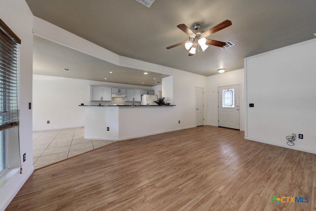 New Braunfels, Texas 78130, United States, 3 Bedrooms Bedrooms, ,2 BathroomsBathrooms,Residential,Pending,45992