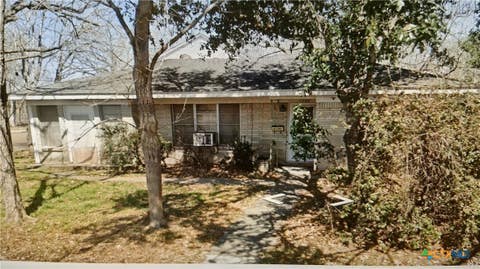 Photo of 1702 Woodlawn Street, Victoria, TX 77901 (MLS # 616383)